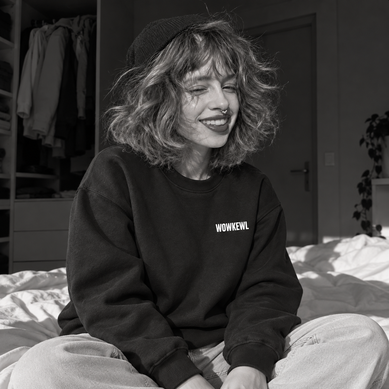 WOWKEWL Good Ideas Sweatshirt i svart på modell