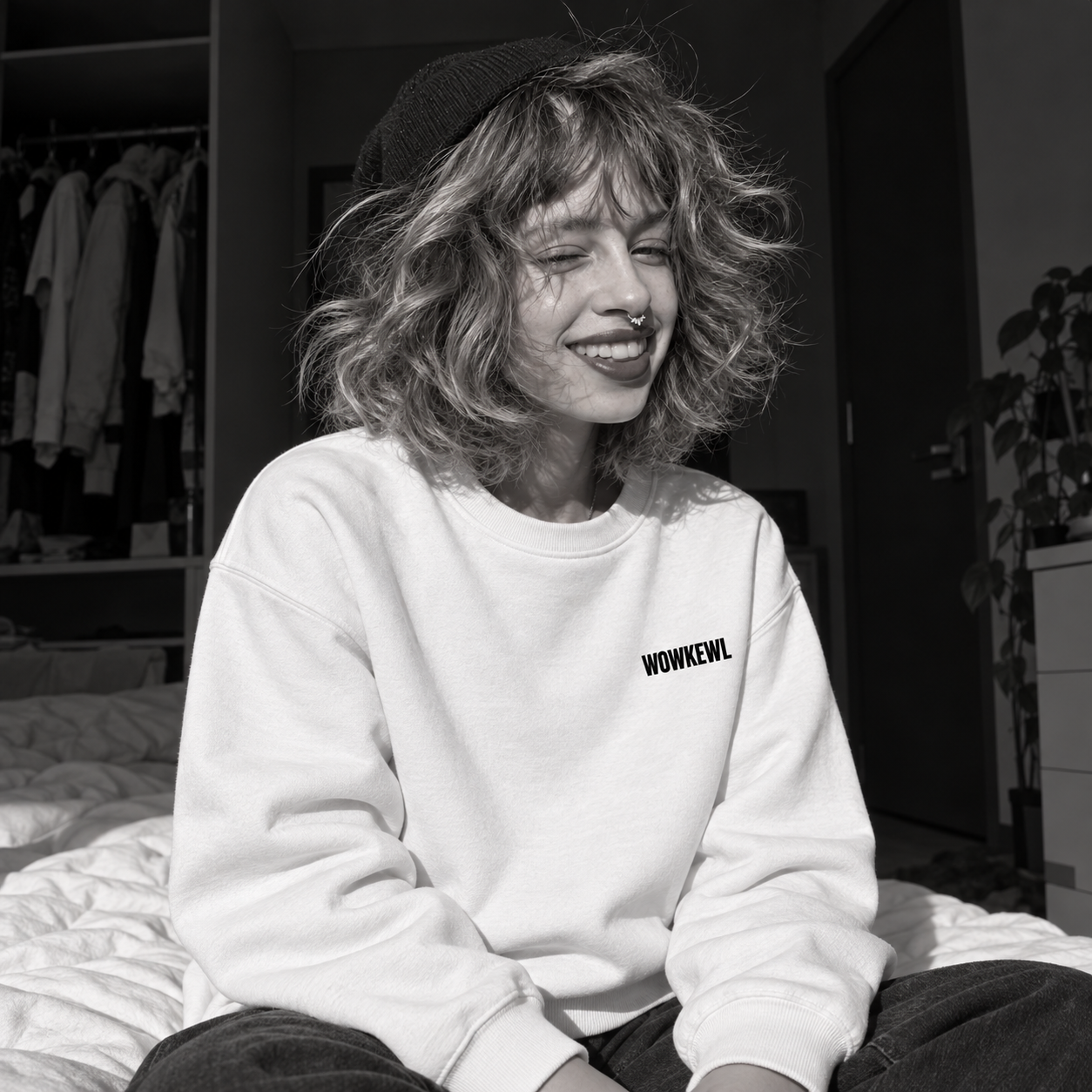 WOWKEWL Good Ideas Sweatshirt i vit på modell