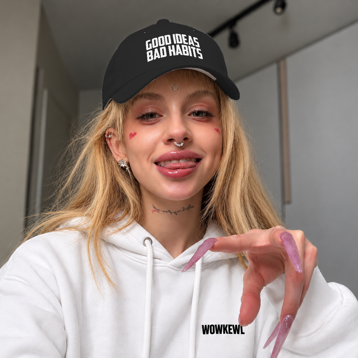 WOWKEWL Good Ideas Cap — on model