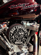 Visualisering av Bad Company-locket monterat på motorcykel