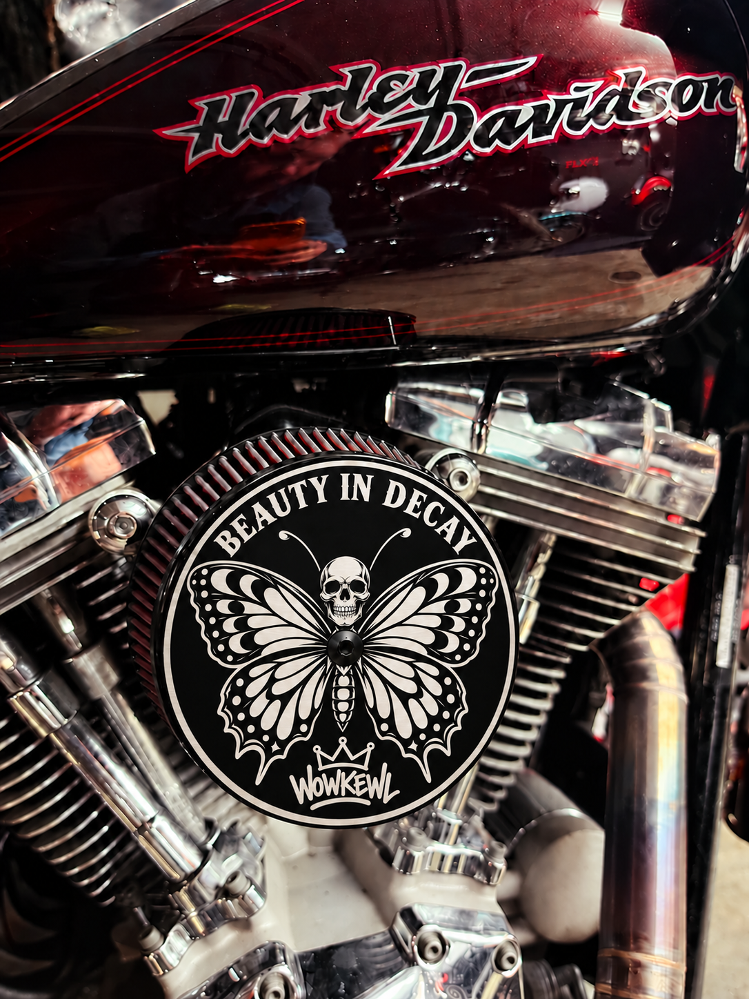 Visualisering av Beauty in Decay monterat på motorcykel