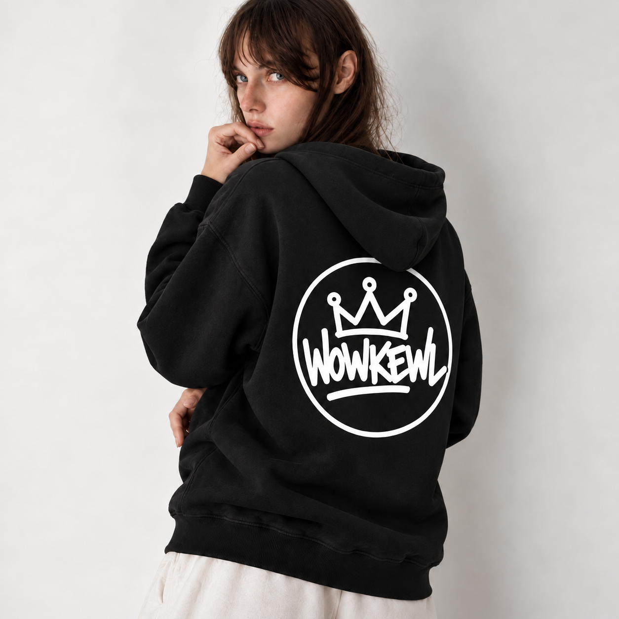 WOWKEWL Crown Mono Hoodie – svart