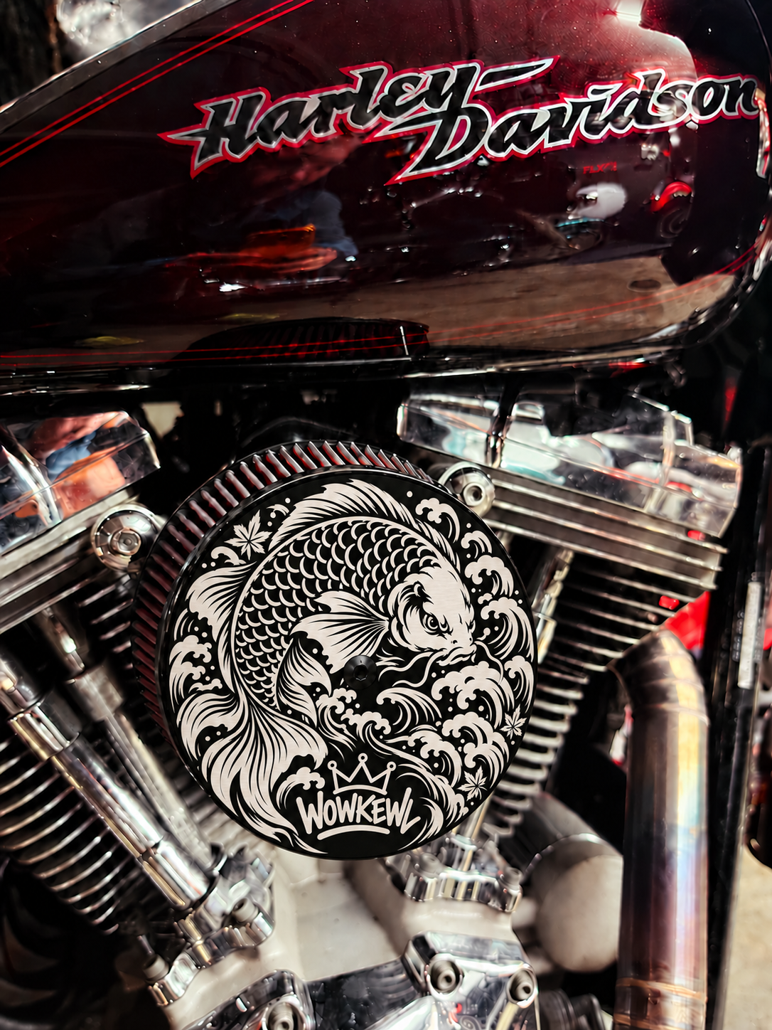 Visualisering av WOWKEWL Koi monterat på motorcykel