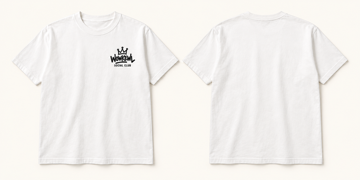 WOWKEWL Social Club T-shirt vit med litet brösttryck