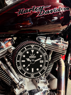 Visualisering av Watch Dial-locket monterat på motorcykel